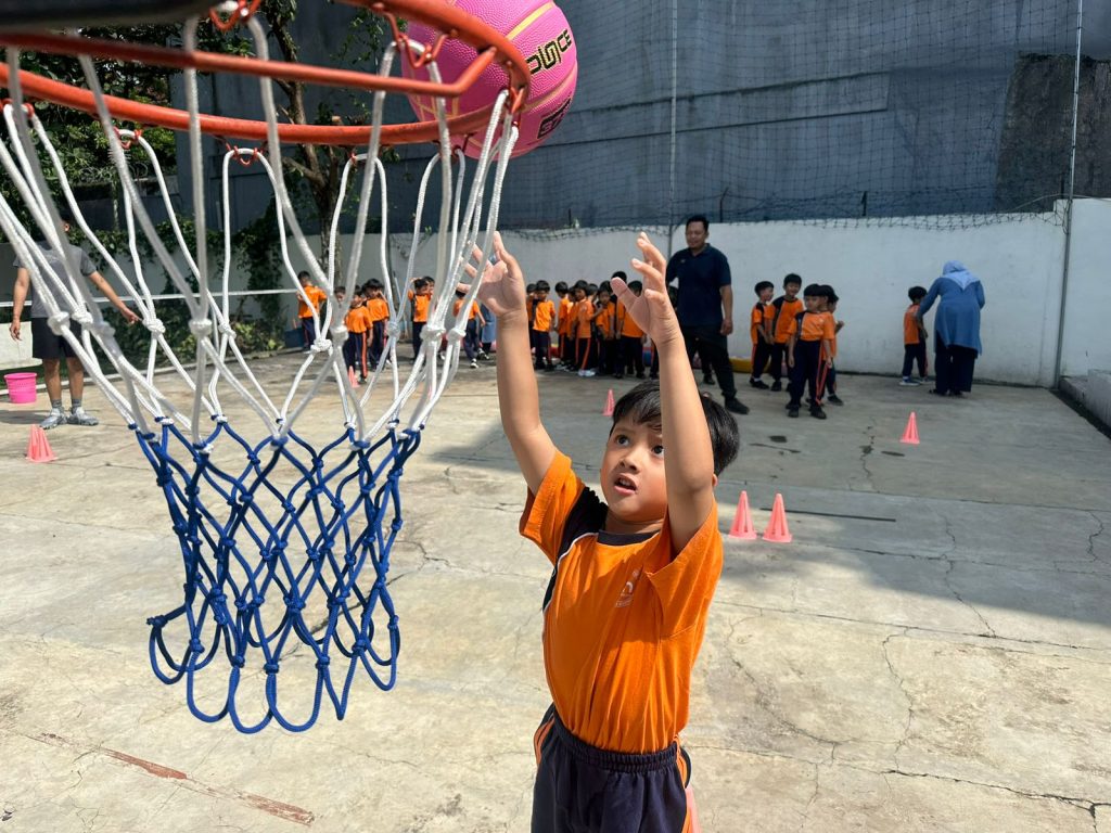 Let's Play Basketball!!