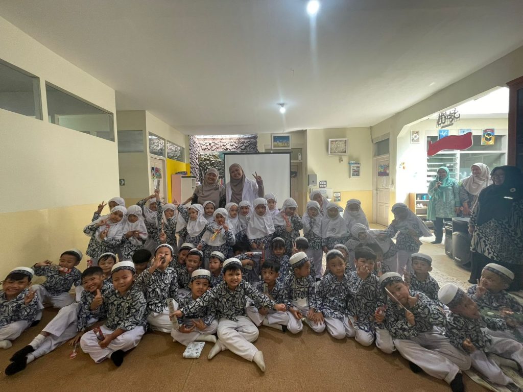 GUEST TEACHER ( MERAWAT GIGI YANG MENYENANGKAN)